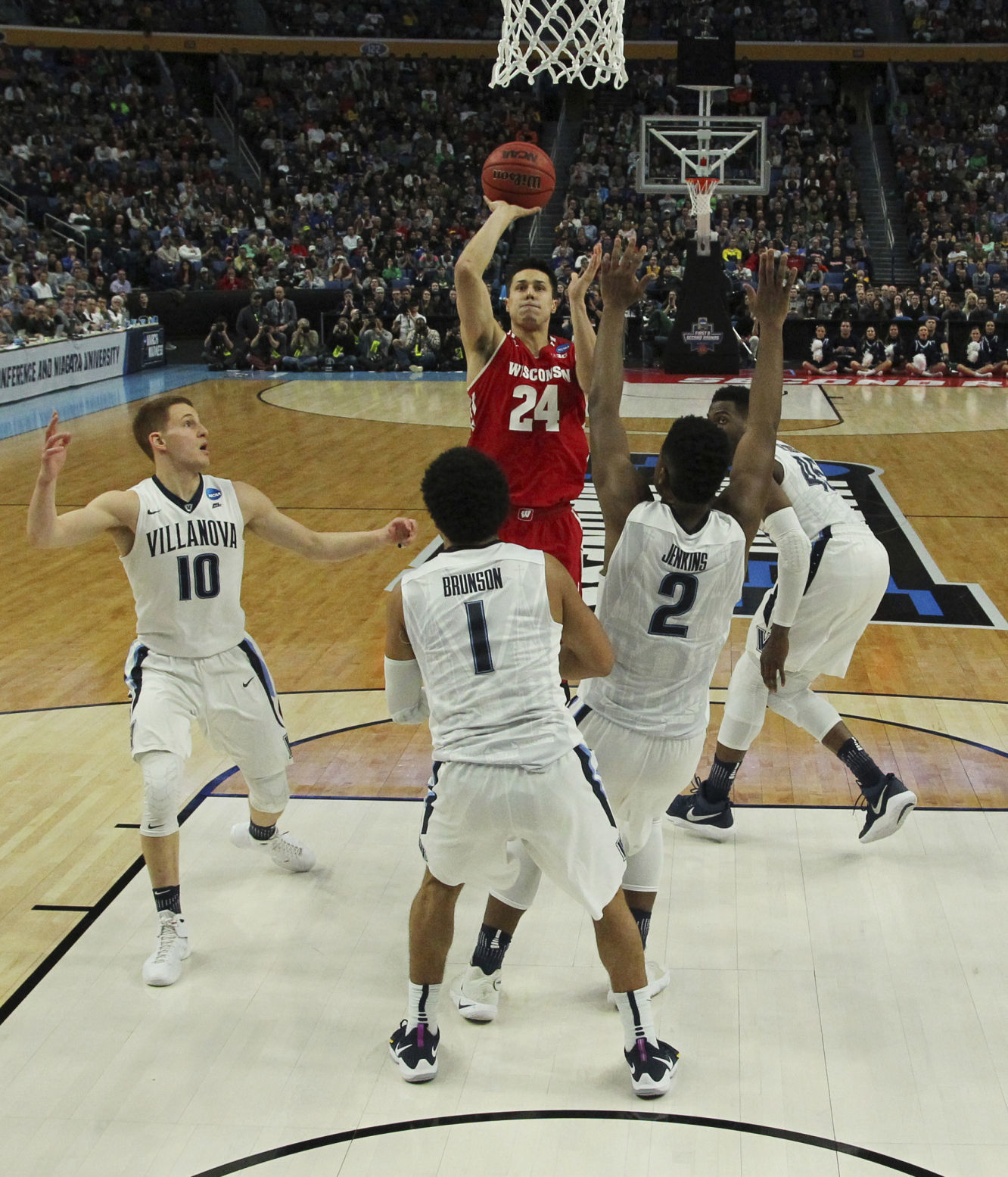 Badgers 65, Wildcats 62